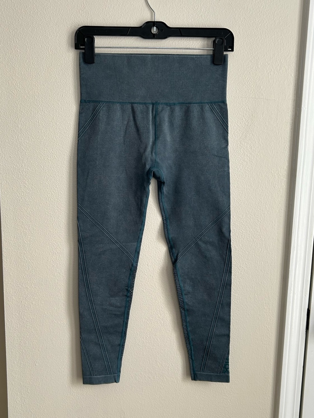 SOUL High Waisted Leggings Seam Perforated Details Matte Slate Blue Size S Small